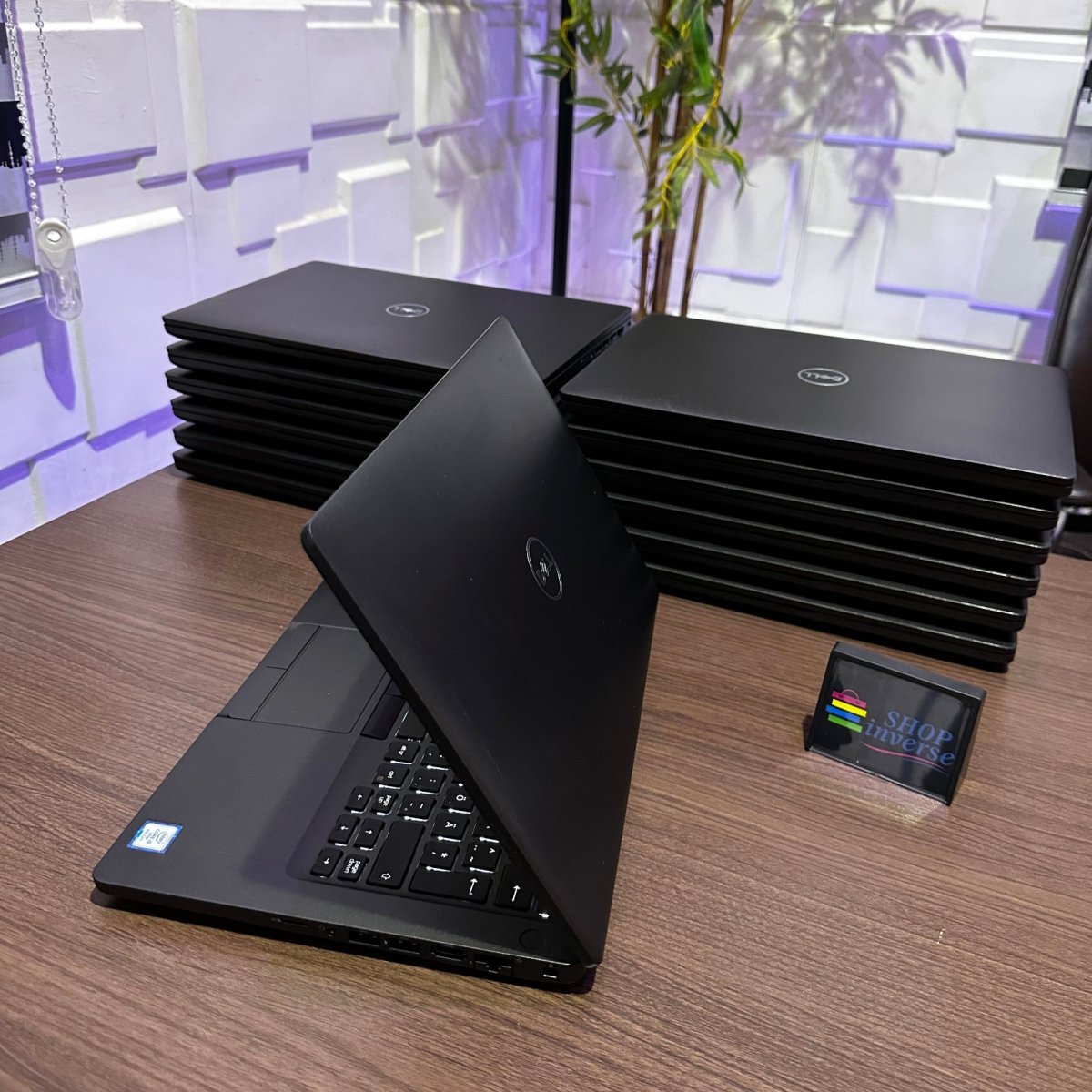 Dell Latitude 5400 - 8th Gen. Intel Core i5 - 256GB SSD - 16GB RAM - keyboard Light - Touchscreen