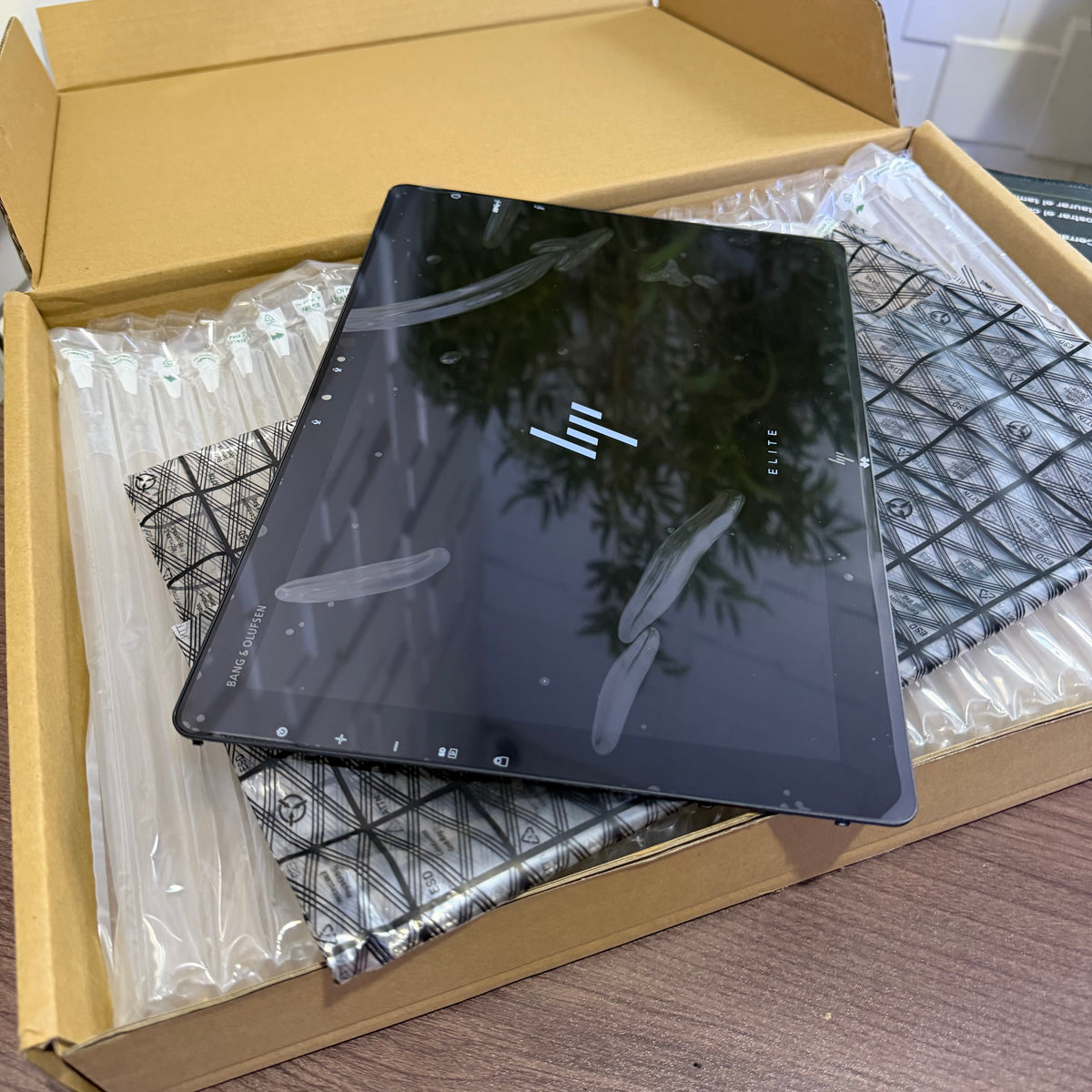HP Elite x2 1012 G2 Replacement Screen