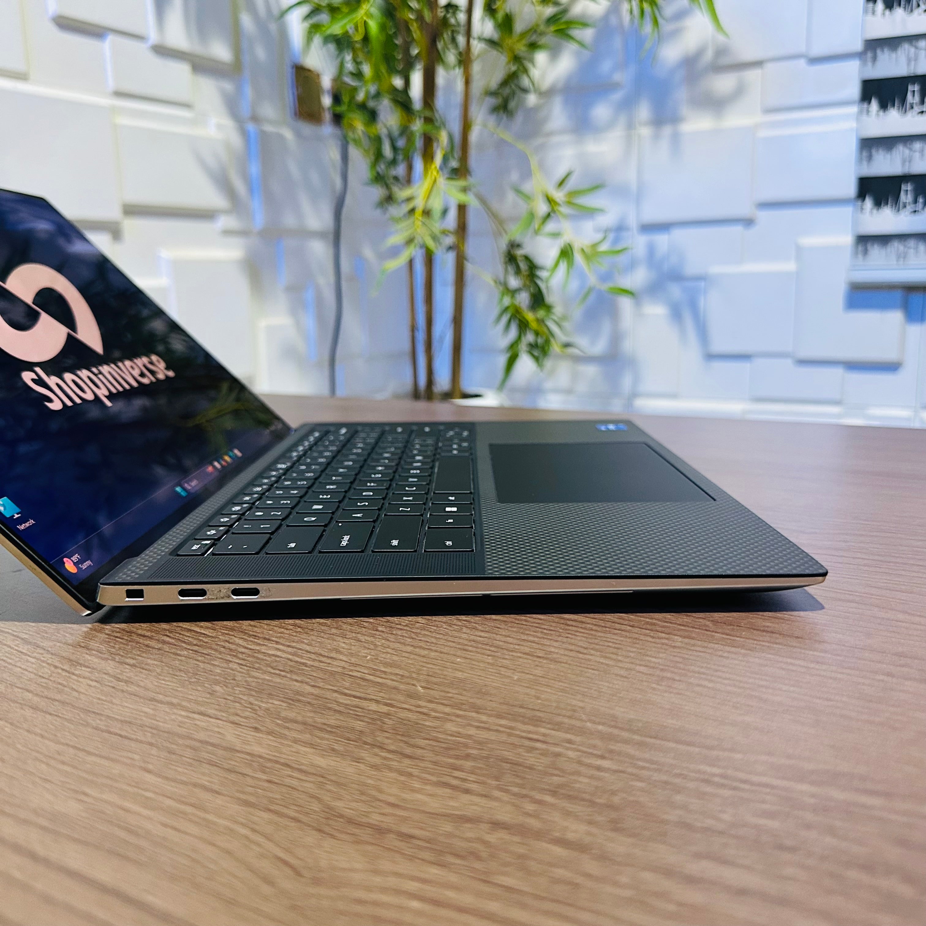 Dell XPS 15 9500 - 10th Gen Intel Core i7 - 512GB SSD - 16GB RAM - 4GB Nvidia GeForce GTX 1650 Ti - 4K Display - Touchscreen - Keyboard Light