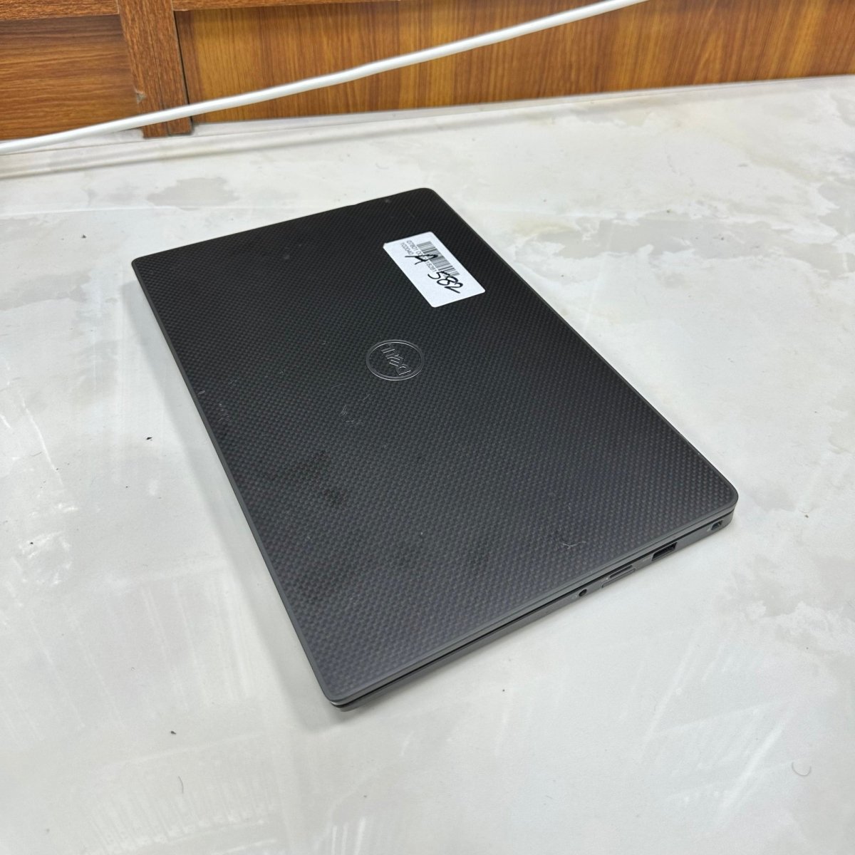Dell Latitude 7400 - 8th Gen. Intel Core i5 - 256GB SSD - 16GB RAM - keyboard Light