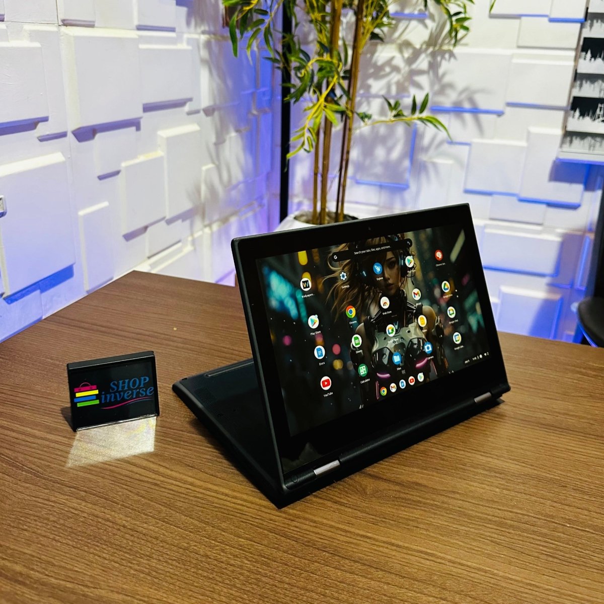 Lenovo 300e Chromebook 2nd Gen MTk - MediaTek mt8173 - 32GB eMMC - 4GB RAM - Touchscreen