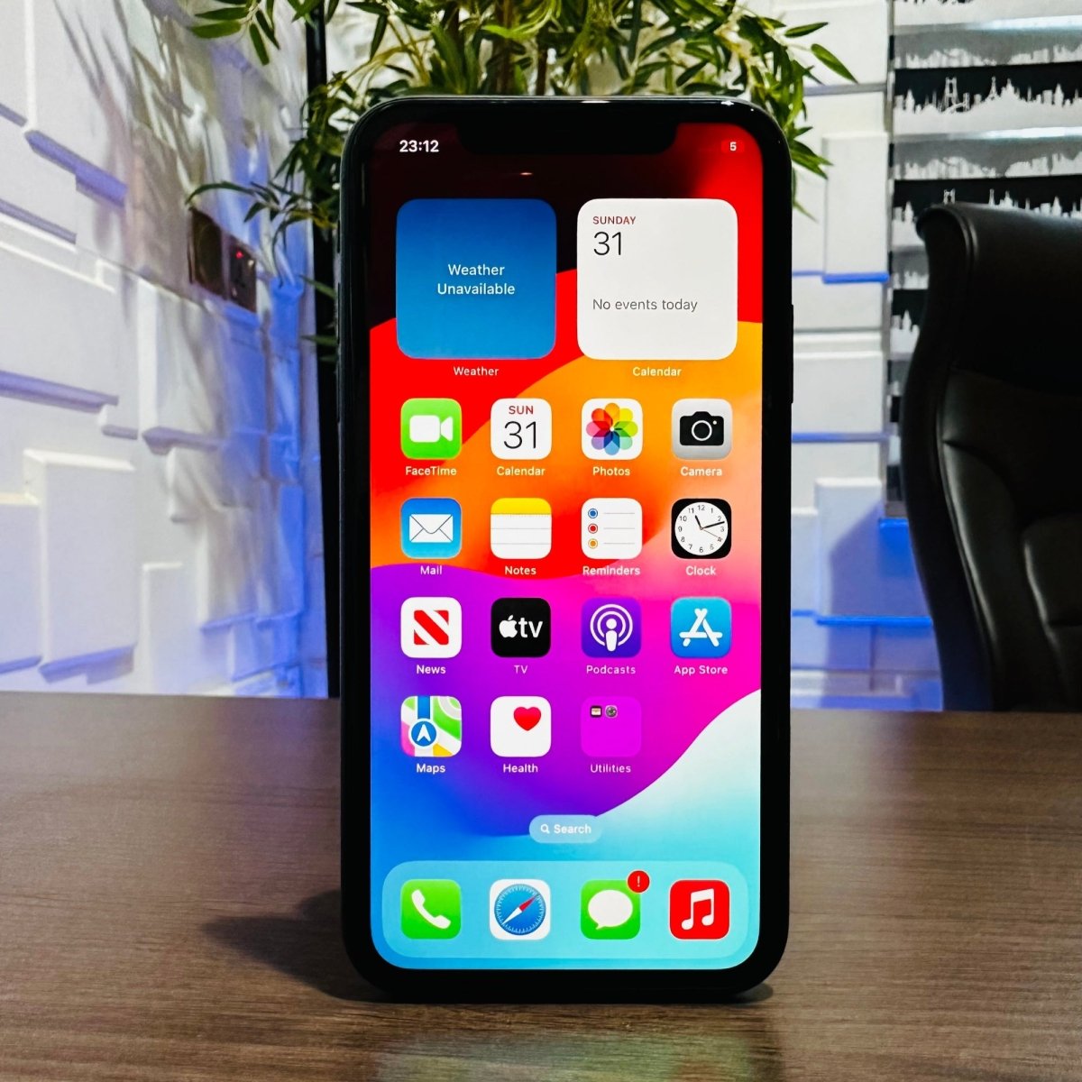 64GB Apple iPhone 11 - Black