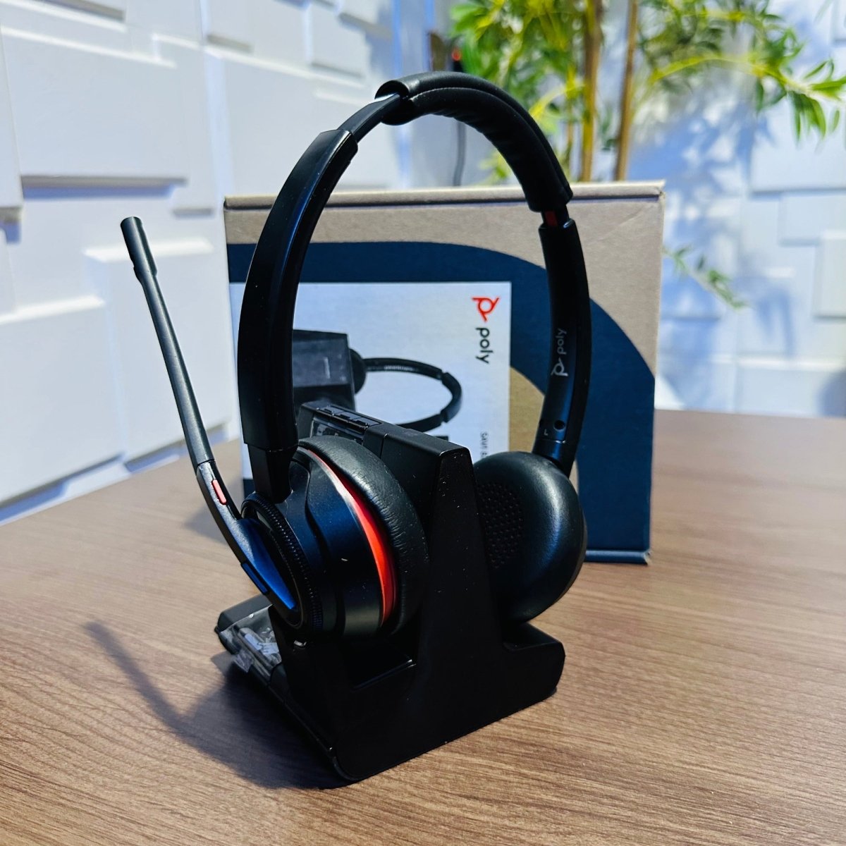Poly Savi 8220 Office Wireless Dect Headset