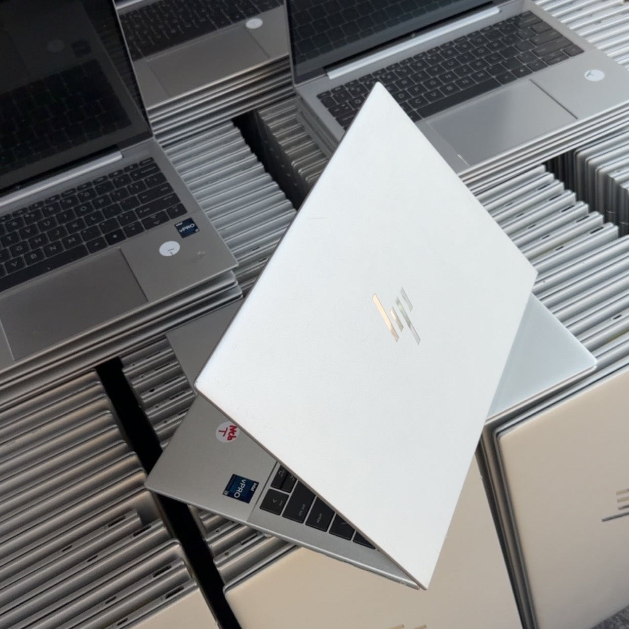 HP Dragonfly G3 | 12th Gen Core i7 | 32GB RAM | 512GB SSD | Touchscreen | Backlit Keyboard