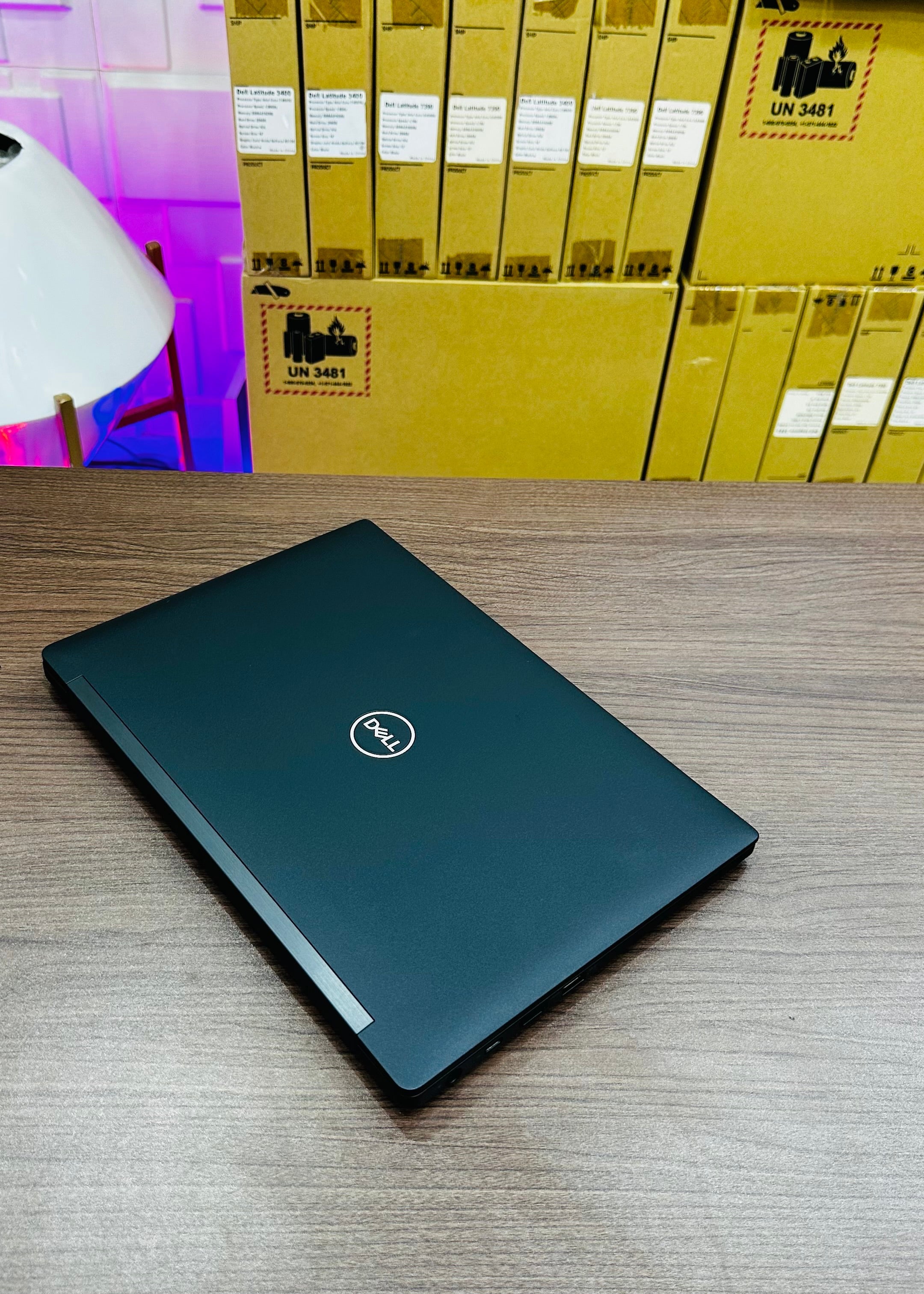 Dell Latitude 7380 - 7th Gen. Intel Core i5 - 256GB SSD - 8GB RAM - Keyboard Light
