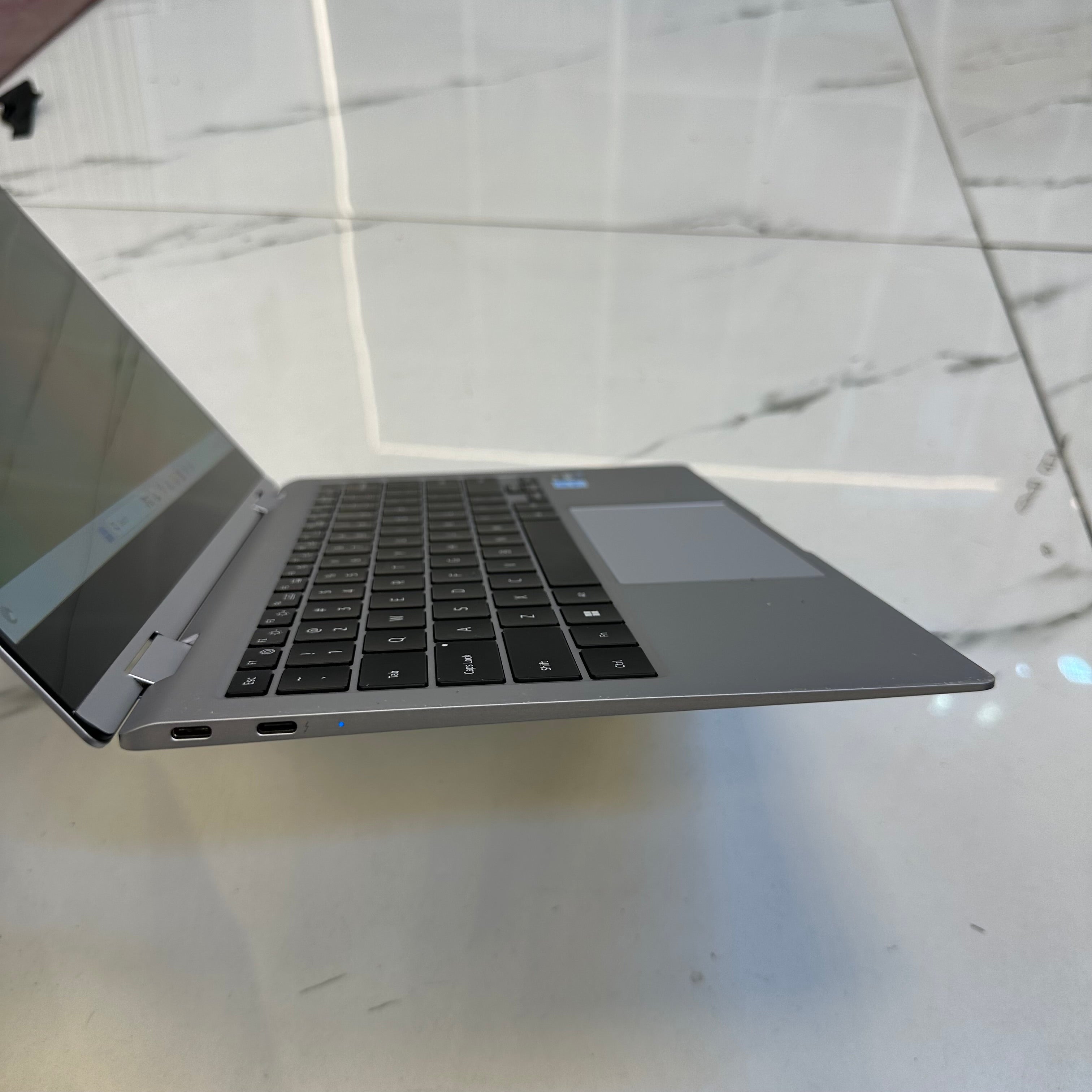Samsung Galaxy Book 2 Pro 360 - 12th Gen. Intel Core i7 - 512GB SSD - 16GB RAM - Keyboard Light - Touchscreen