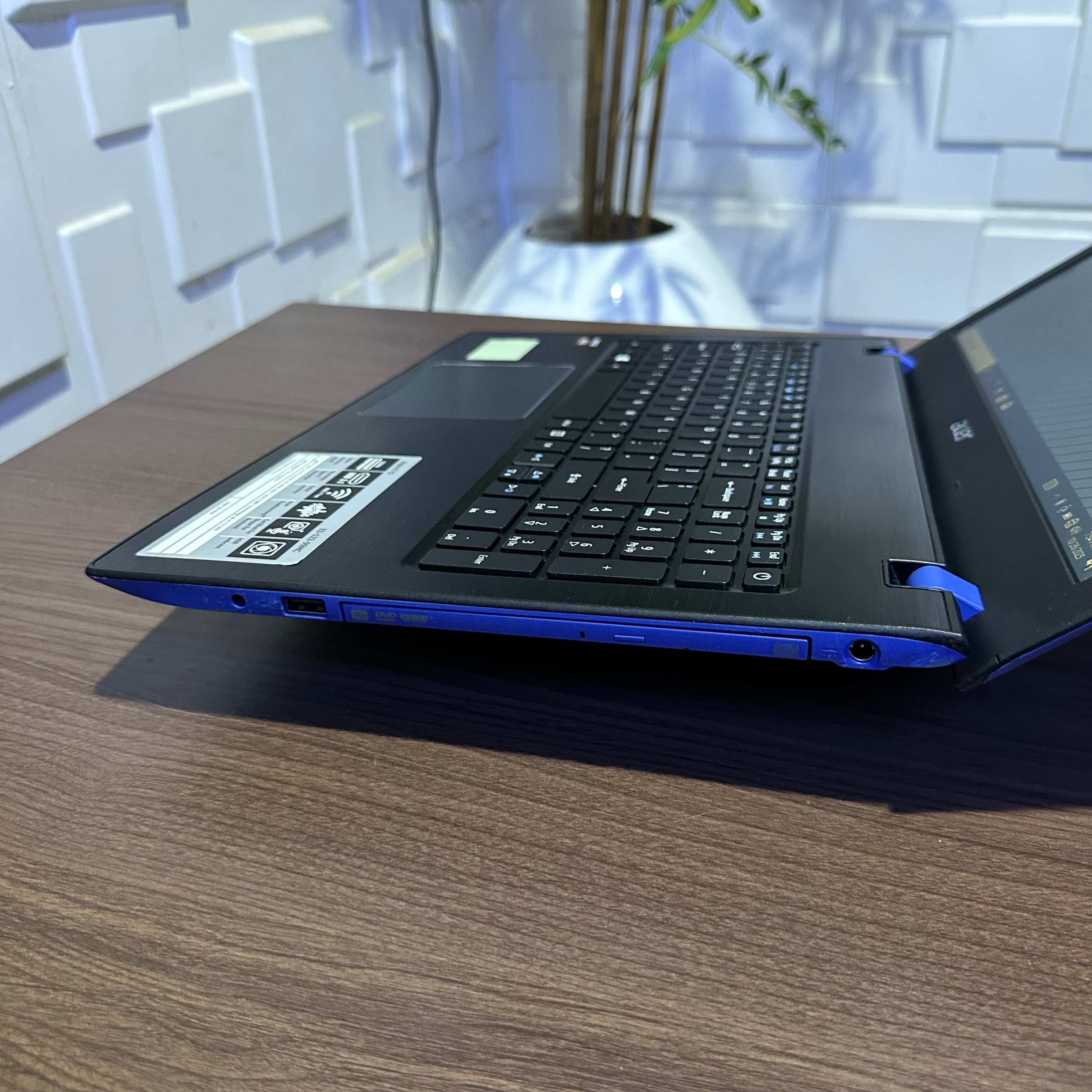 Acer Aspire E15 - AMD A9 - 750GB HDD - 8GB RAM