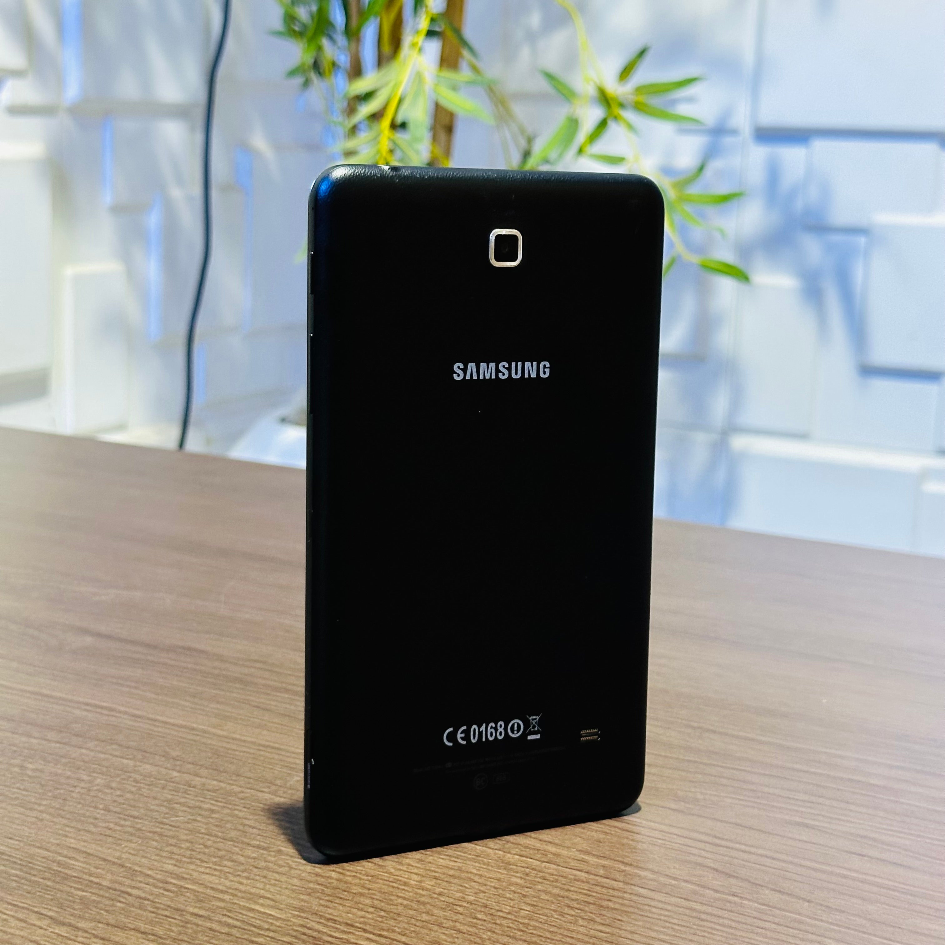 8GB Samsung Galaxy Tab 4 - Black