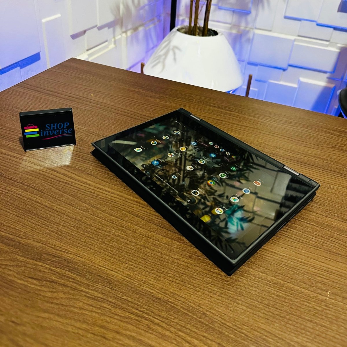 Lenovo 300e Chromebook 2nd Gen MTk - MediaTek mt8173 - 32GB eMMC - 4GB RAM - Touchscreen