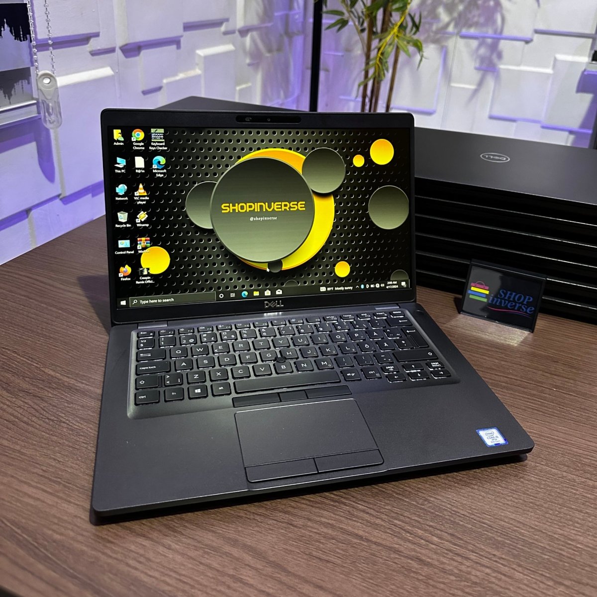 Dell Latitude 5400 - 8th Gen. Intel Core i5 - 256GB SSD - 16GB RAM - keyboard Light - Touchscreen