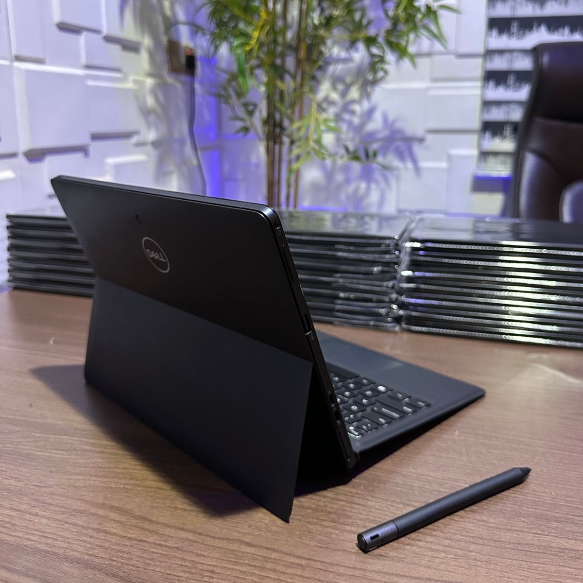 Dell Latitude 5290 2 - in - 1 - 8th Gen. Intel Core i5 - 256GB SSD - 8GB RAM - Keyboard Light - Touchscreen