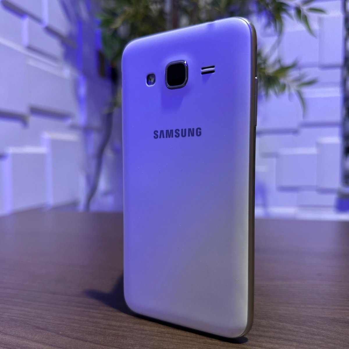 8GB Samsung Galaxy J3 (2016)