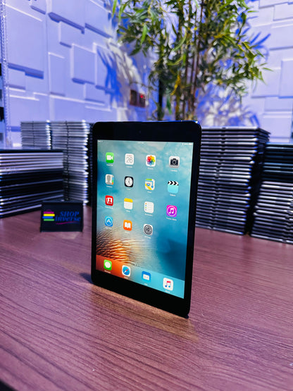 Apple iPad Mini - 16GB - WiFi - Navy Blue
