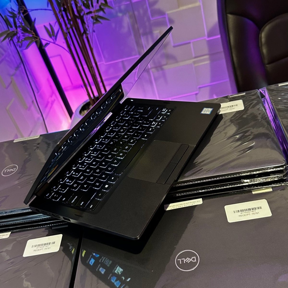 Dell Latitude 5300 - 8th Gen. Intel Core i5 - 256GB SSD - 16GB RAM - Touchscreen