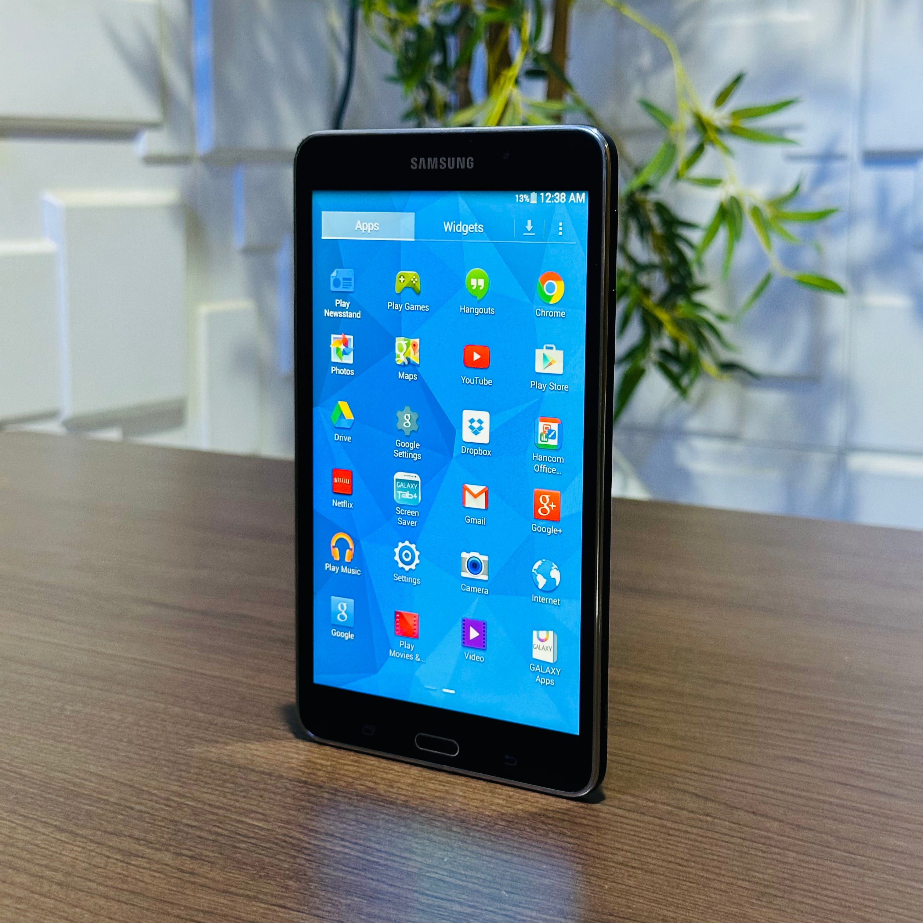 8GB Samsung Galaxy Tab 4 - Black