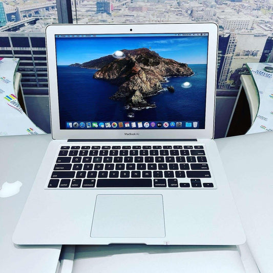 2010 Apple MacBook Air - Intel Core 2 Duo - 64GB SSD - 4GB RAM