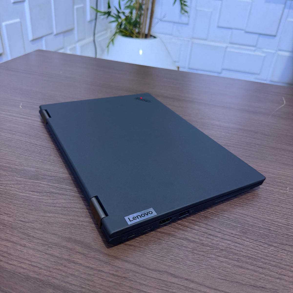 Lenovo ThinkPad X13 Yoga | 10th Gen Core i5 | 8GB RAM | 256GB SSD | Full HD Touchscreen | Backlit Keyboard