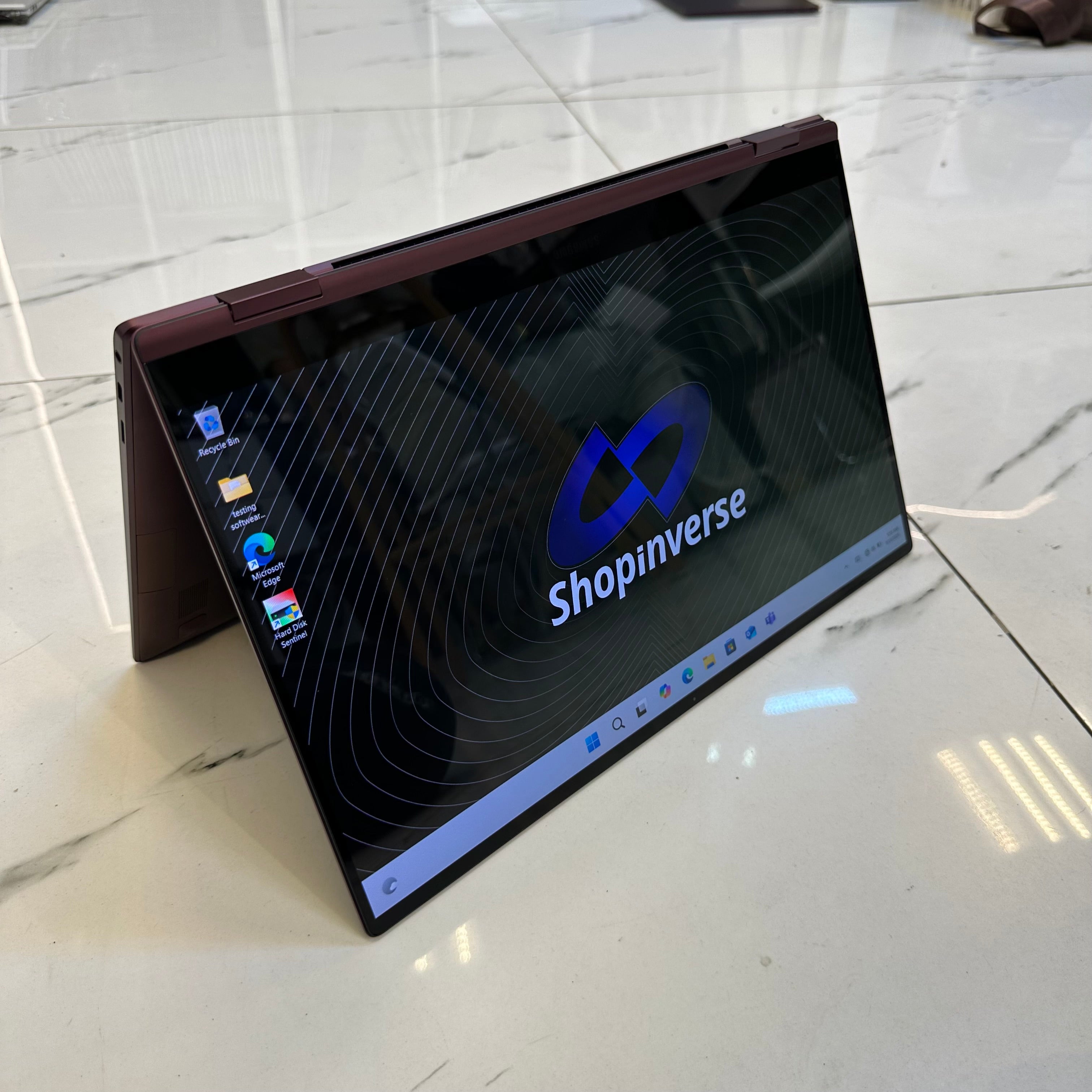 Samsung Galaxy Book 2 Pro 360 - 12th Gen. Intel Core i7 - 1TB SSD - 16GB RAM - Keyboard Light - Touchscreen