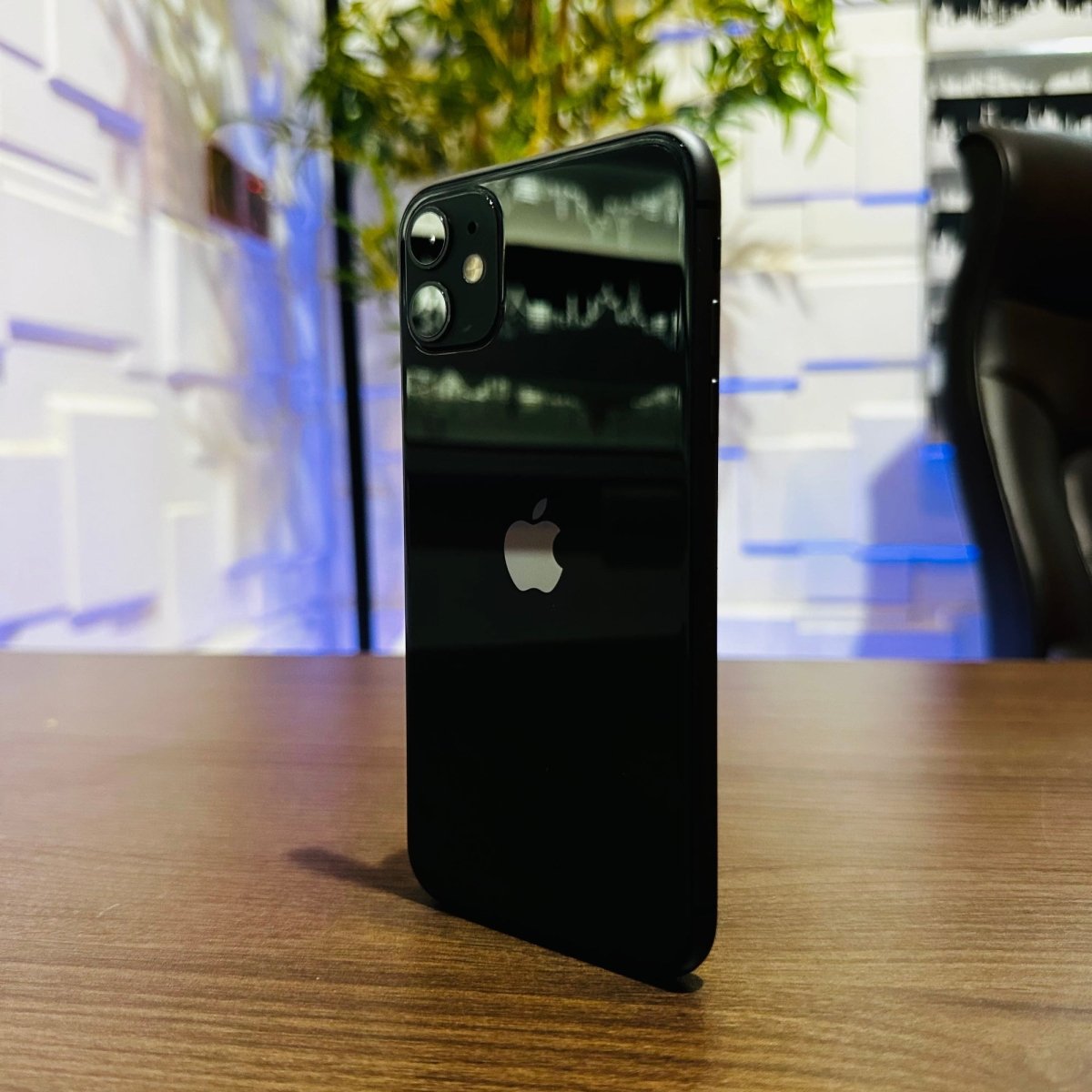 64GB Apple iPhone 11 - Black