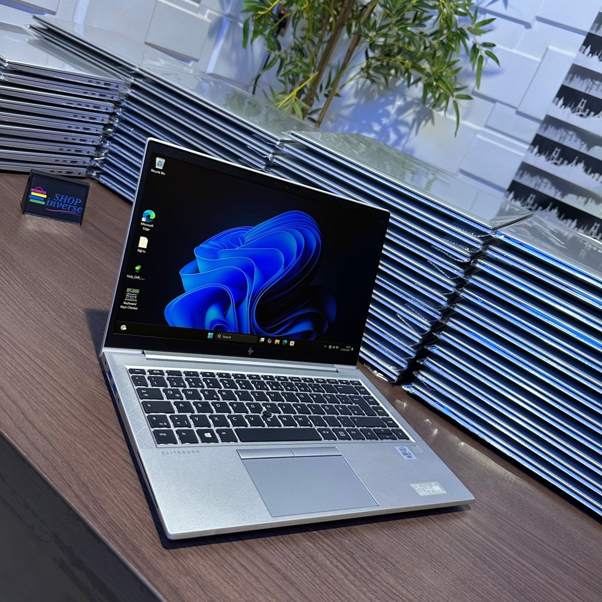 HP EliteBook 840 G7 - 10th Gen. Intel Core i5 - 256GB SSD - 8GB RAM - Keyboard Light