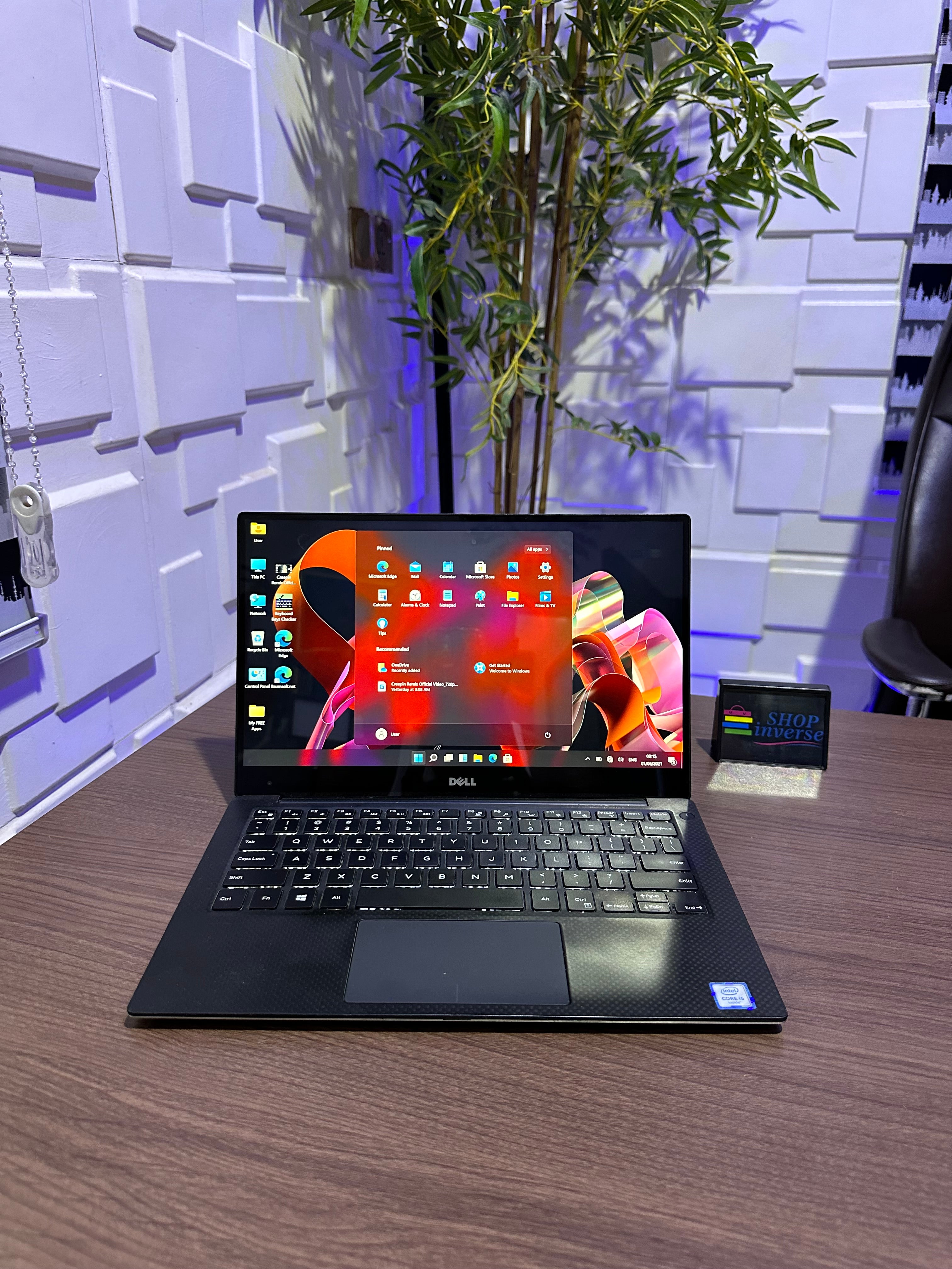 Dell XPS 13 9350 | 6th Gen Core i5 | 8GB RAM | 256GB SSD | Backlit Keyboard