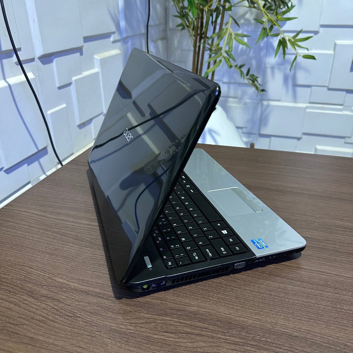 Acer Aspire E1 - Intel Core i3 - 128GB SSD - 8GB RAM