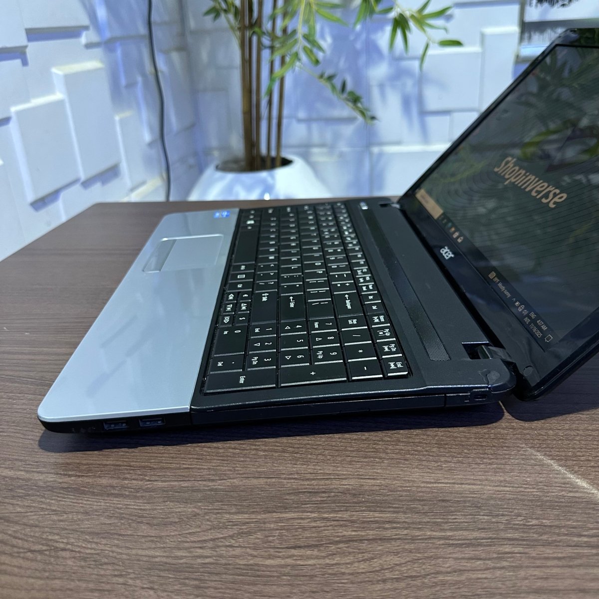 Acer Aspire E1 - Intel Core i3 - 128GB SSD - 8GB RAM