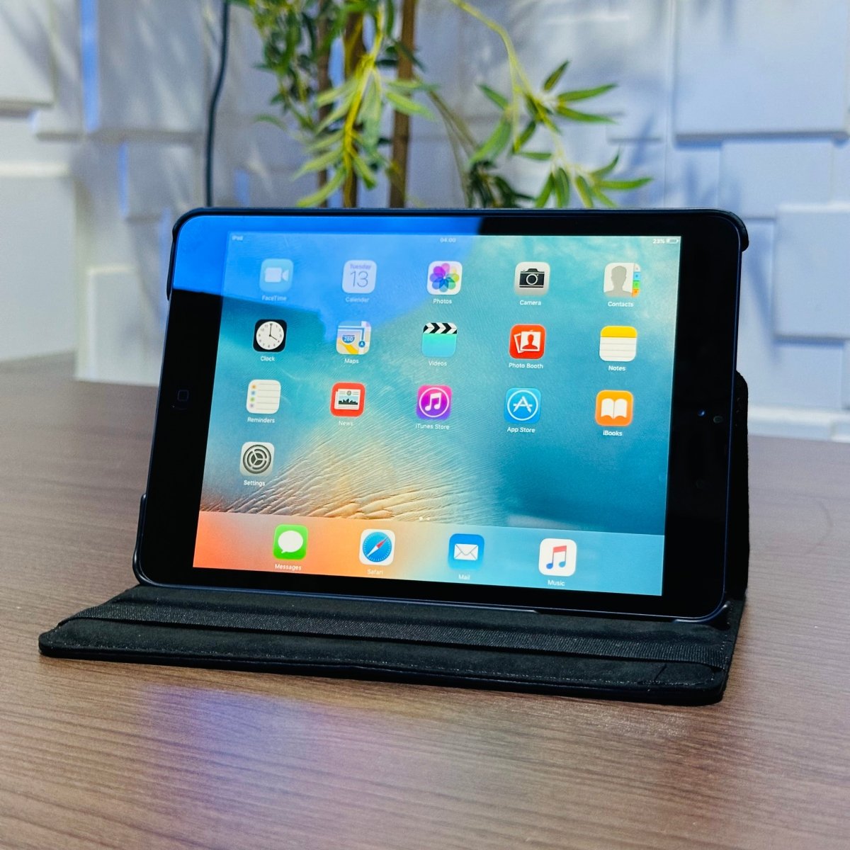 Apple iPad Mini - 16GB - WiFi - Navy Blue - Shopinverse