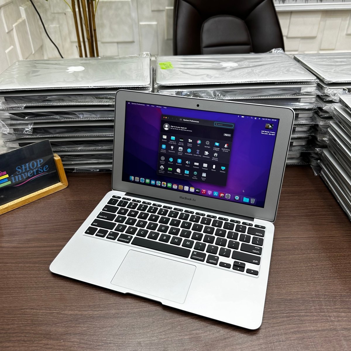 Apple MacBook Air 2013 | Intel Core i7 | 512GB SSD | 8GB RAM | Keypad Light | Minor Dent