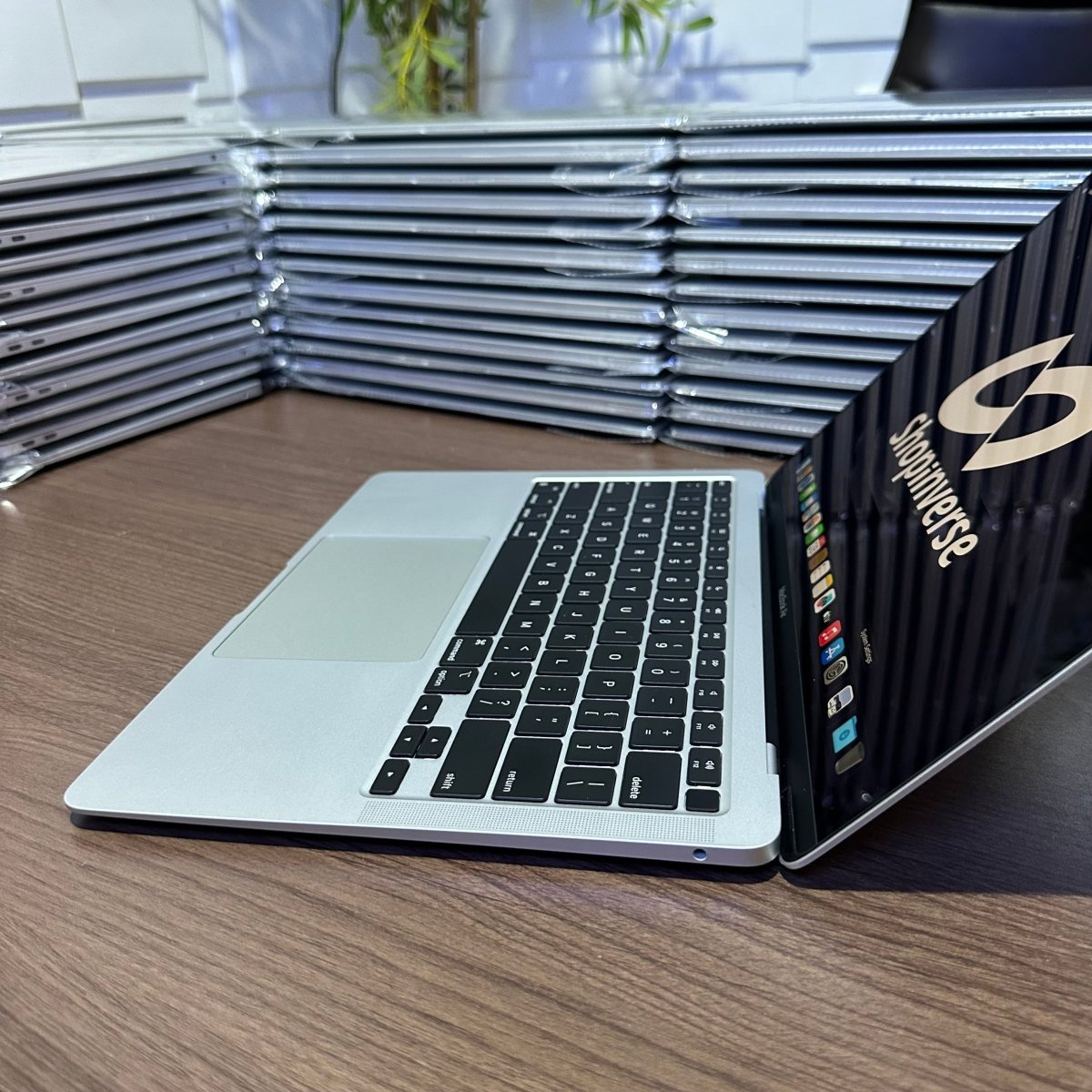 Apple MacBook Air 2020 - Intel Core i5 - 256GB SSD - 8GB RAM - Touch ID - Keyboard Light