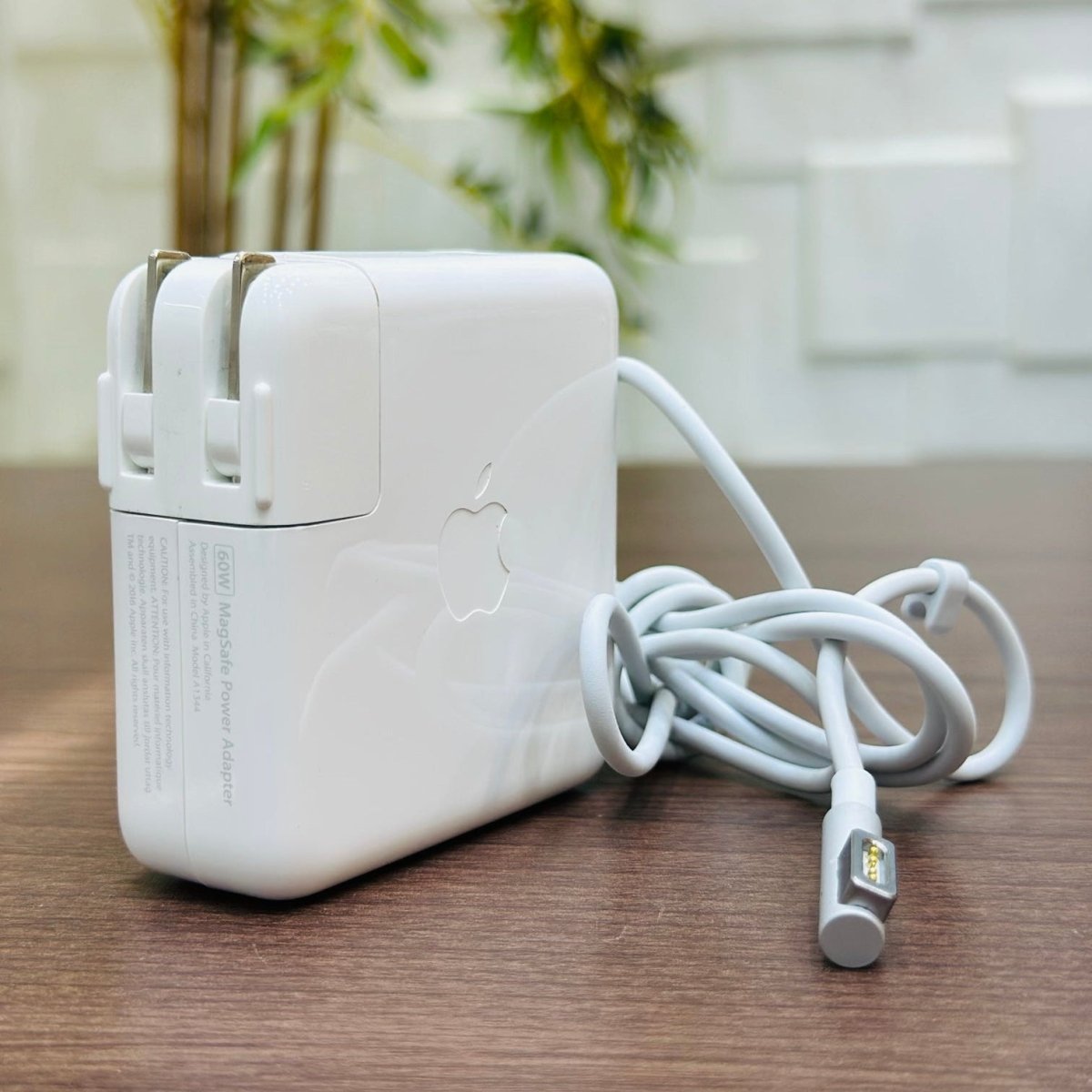 Apple MacBook Charger - Safe 1