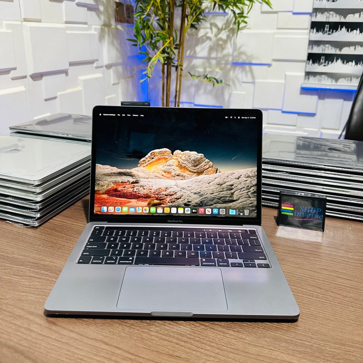Apple MacBook Pro 2019 - Intel Core i5 - 128GB SSD - 8GB RAM - Touch ID - Touch Bar - Keyboard Light
