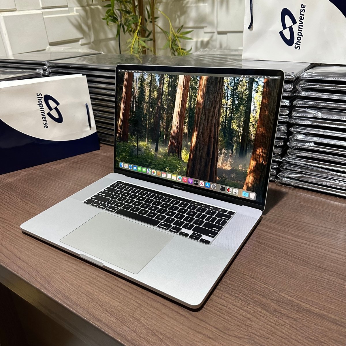 Apple MacBook Pro 2019 - Intel Core i7 - 256GB SSD - 16GB RAM - 4GB Dedicated Graphics - Touch ID - Touch Bar - Keyboard Light