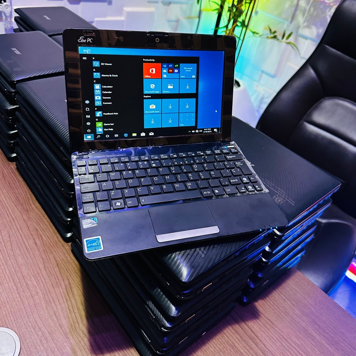 Asus Eee PC Seashell - Intel Atom N450 - 320GB HDD - 2GB RAM - (Bad battery)