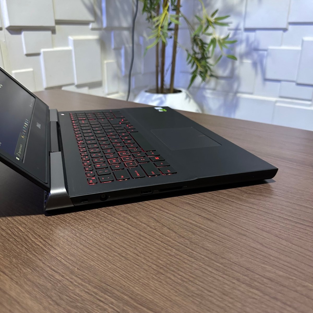 Dell Inspiron 15 7000 Gaming - 7th Gen. Intel Core i7 - 512GB SSD - 16GB RAM - 4GB Nvidia GeForce GTX 1050 Ti - Keyboard Light