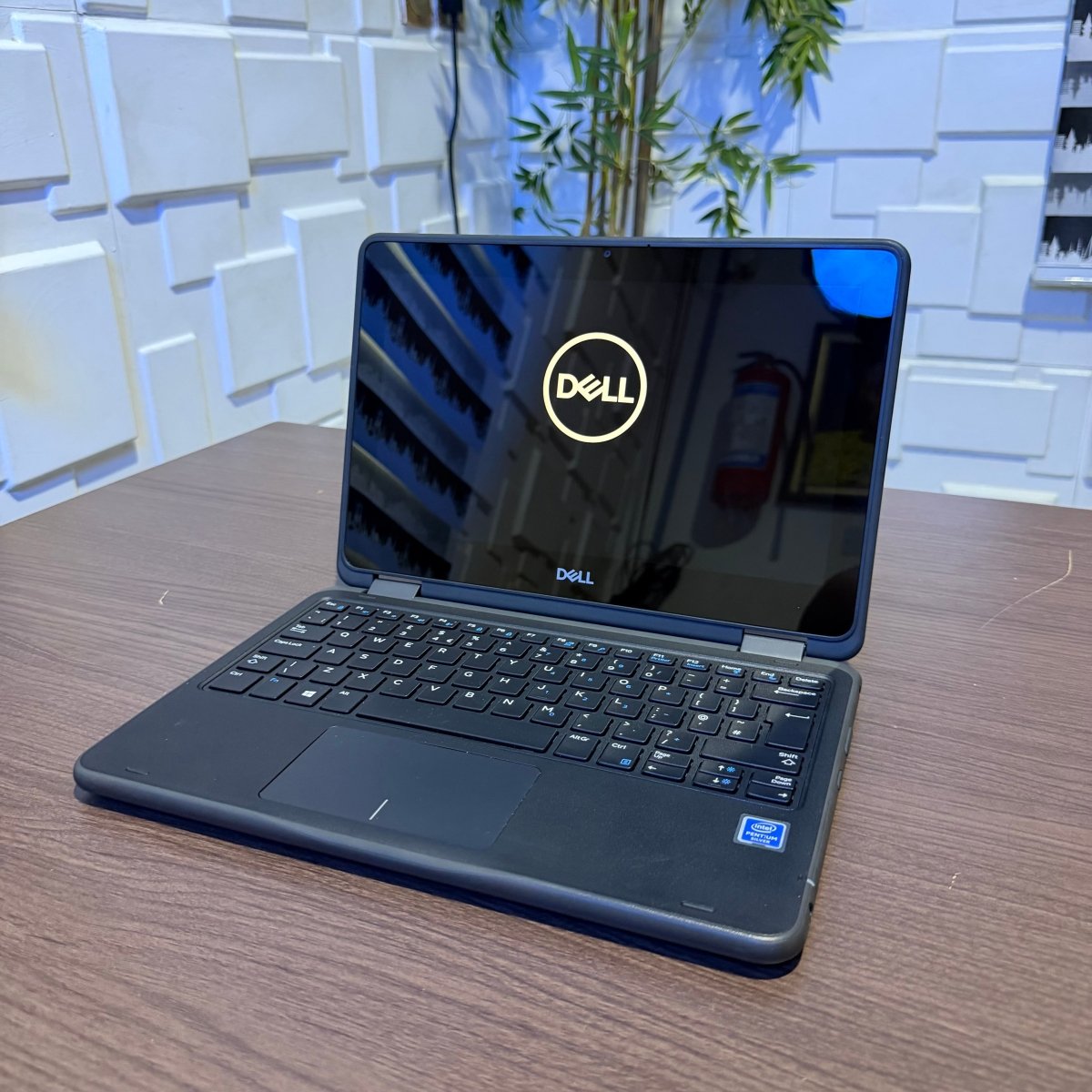 Dell Latitude 3190 2-in-1 | Intel Pentium Silver N5000 | 8GB RAM | 128GB SSD | Touchscreen