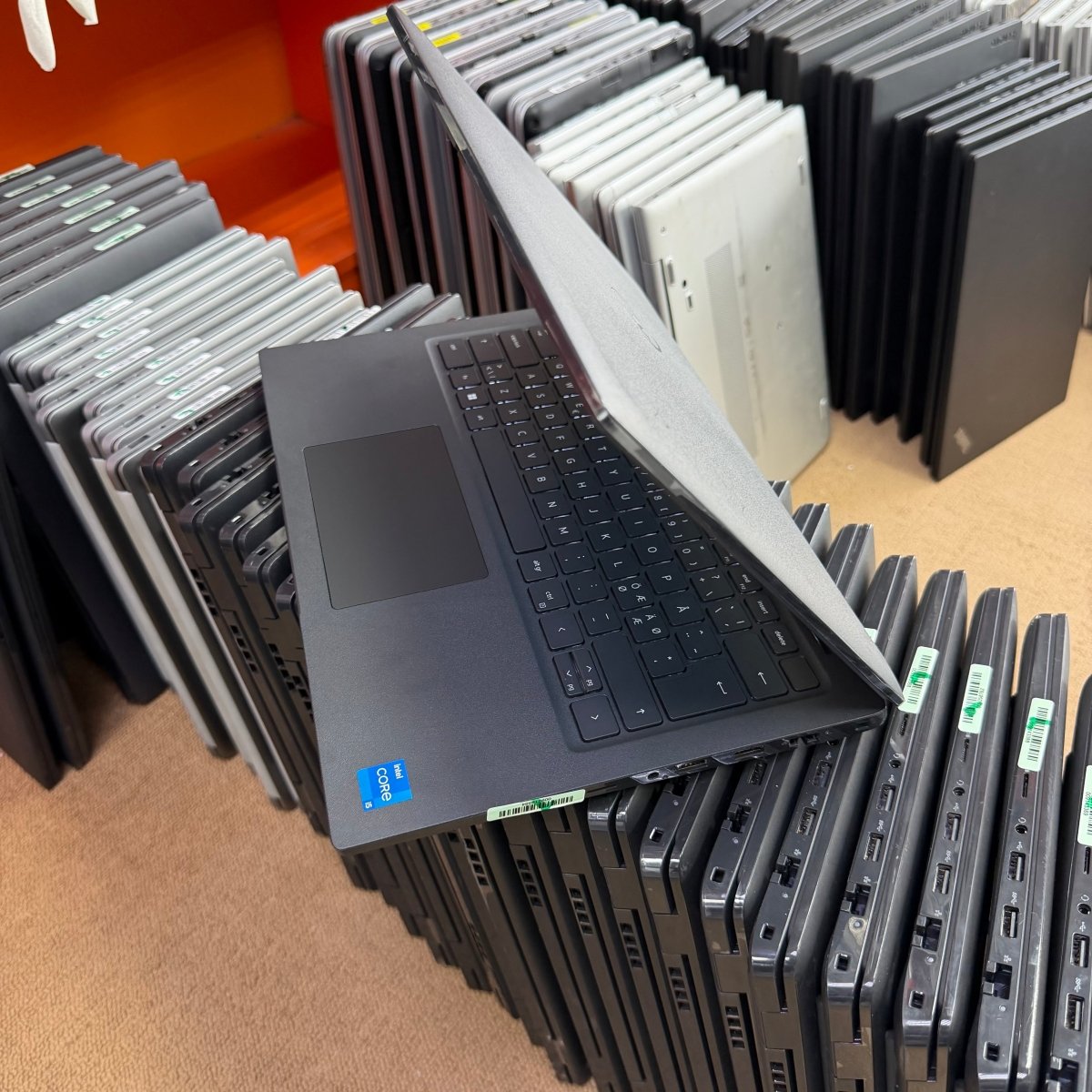 Dell Latitude 3420 Dell Latitude 3420 | 11th Gen Core i5 | 16GB RAM | 256GB SSD | Backlit Keyboard