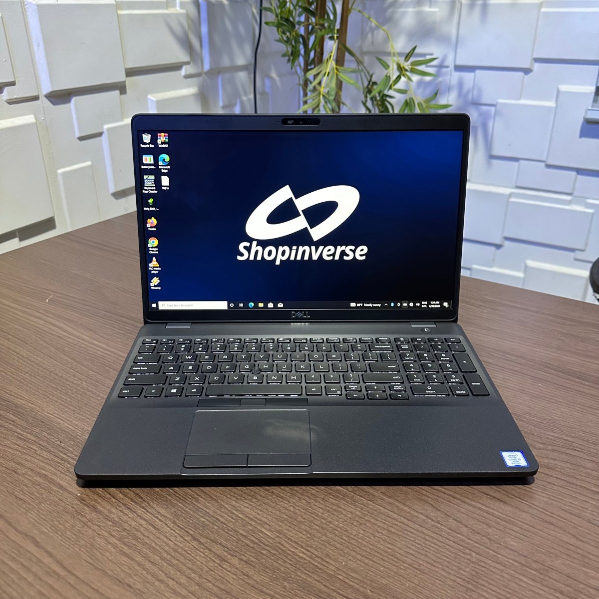 Dell Latitude 5500 - 8th Gen. Intel Core i5 - 256GB SSD - 8GB RAM - Touchscreen - Keyboard Light