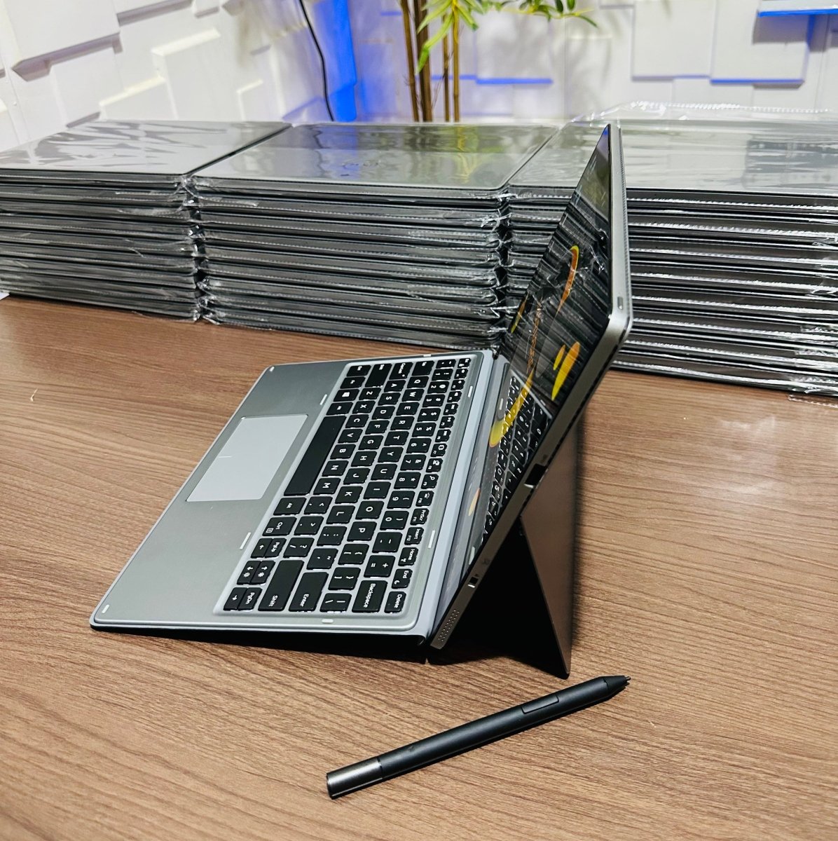 Dell Latitude 7200 2 - in - 1 | 8th Gen Core i7 | 16GB RAM | 256GB SSD | Touchscreen | Backlit Keyboard