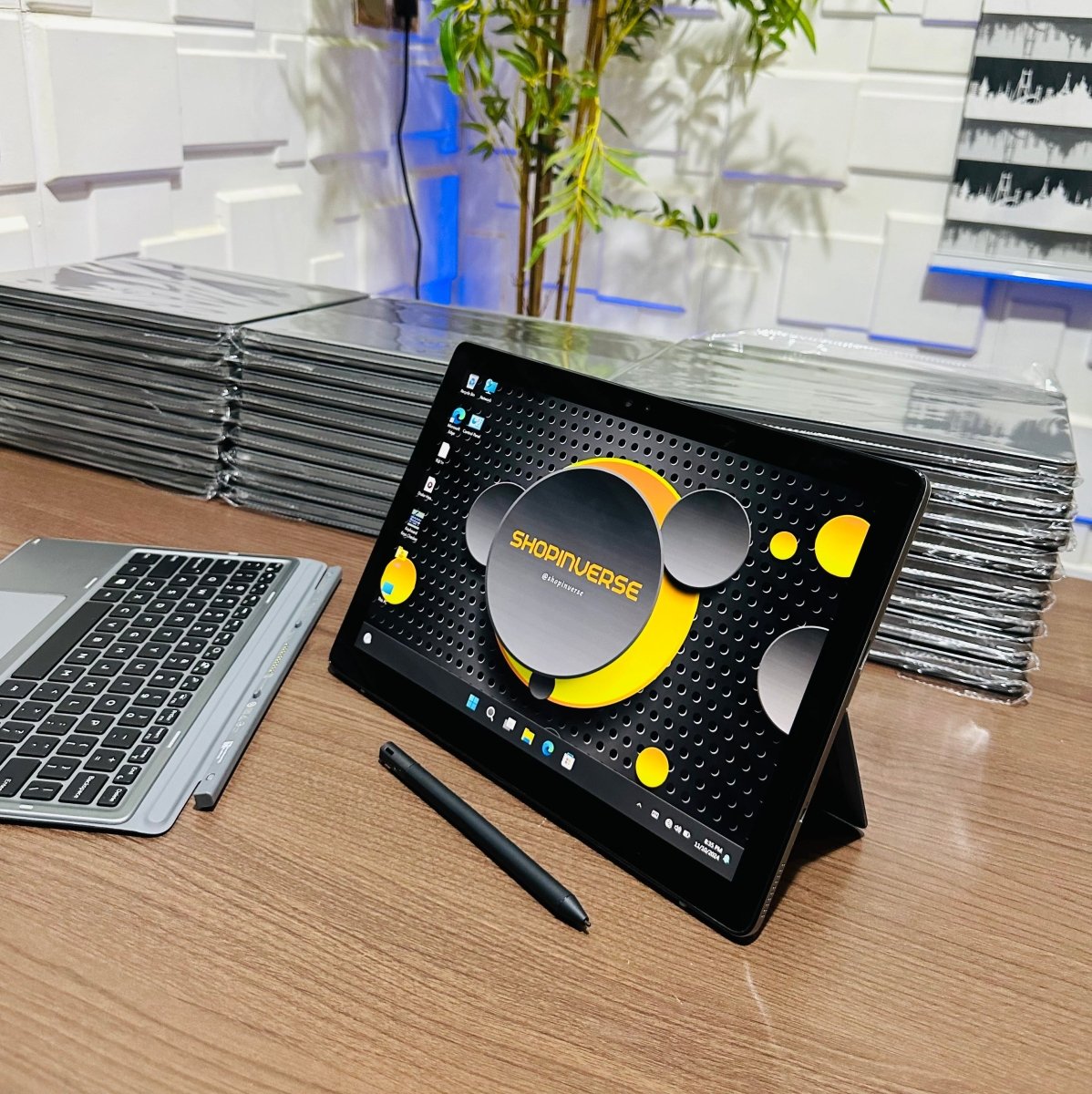 Dell Latitude 7200 2 - in - 1 | 8th Gen Core i7 | 16GB RAM | 256GB SSD | Touchscreen | Backlit Keyboard