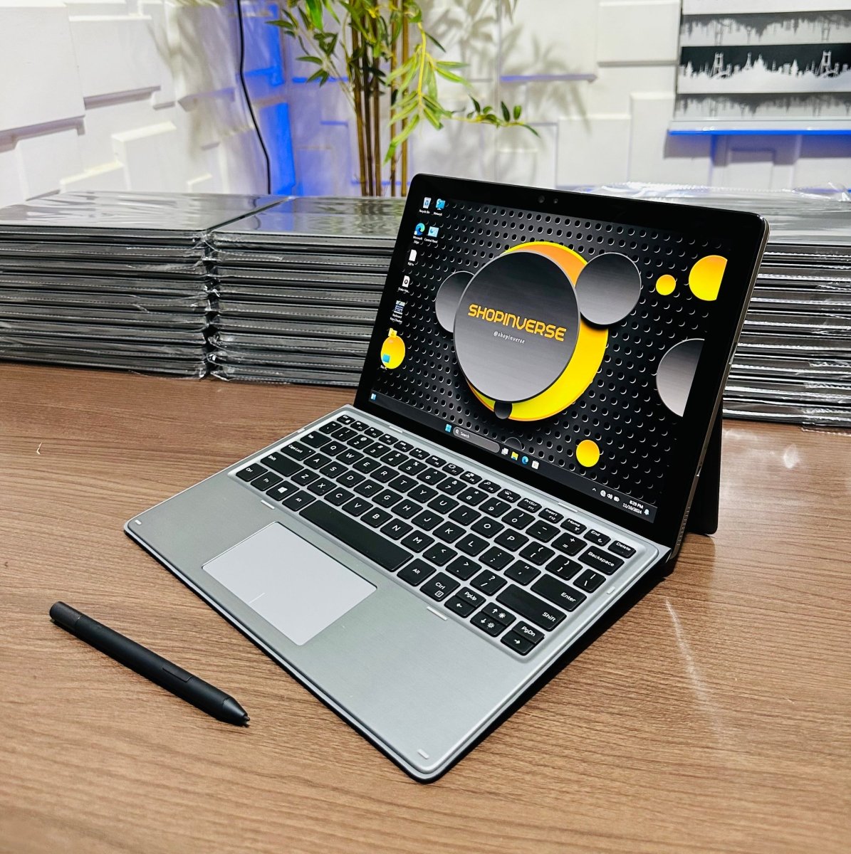 Dell Latitude 7200 2 - in - 1 | 8th Gen Core i7 | 16GB RAM | 256GB SSD | Touchscreen | Backlit Keyboard