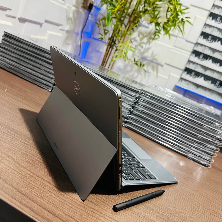 Dell Latitude 7200 2 - in - 1 - 8th Gen. Intel Core i5 - 256GB SSD - 8GB RAM - Keyboard Light - Touchscreen