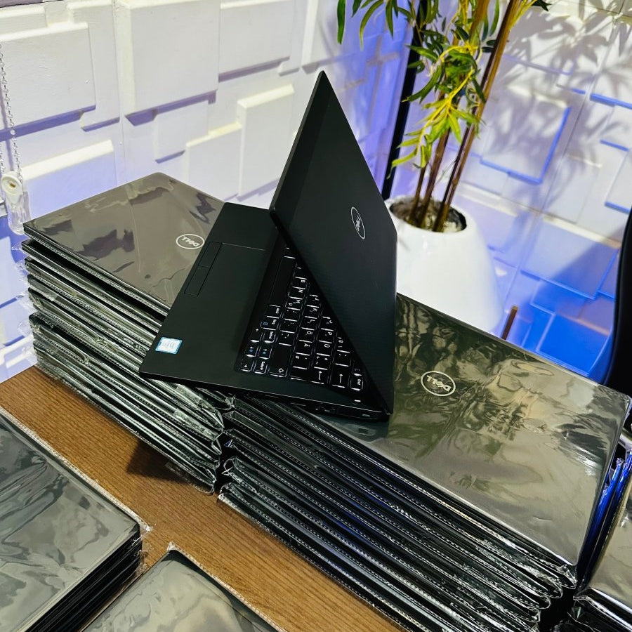 Dell Latitude 7280 - 6th Gen. Intel Core i7 - 256GB SSD - 8GB RAM - Keyboard Light - Touchscreen