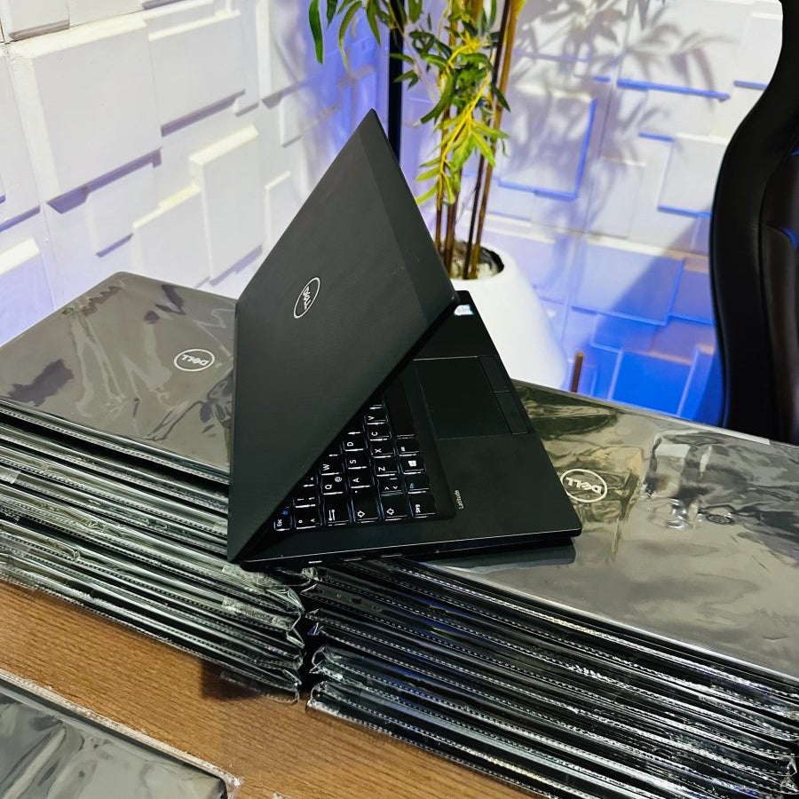 Dell Latitude 7280 - 6th Gen. Intel Core i7 - 256GB SSD - 8GB RAM - Keyboard Light - Touchscreen