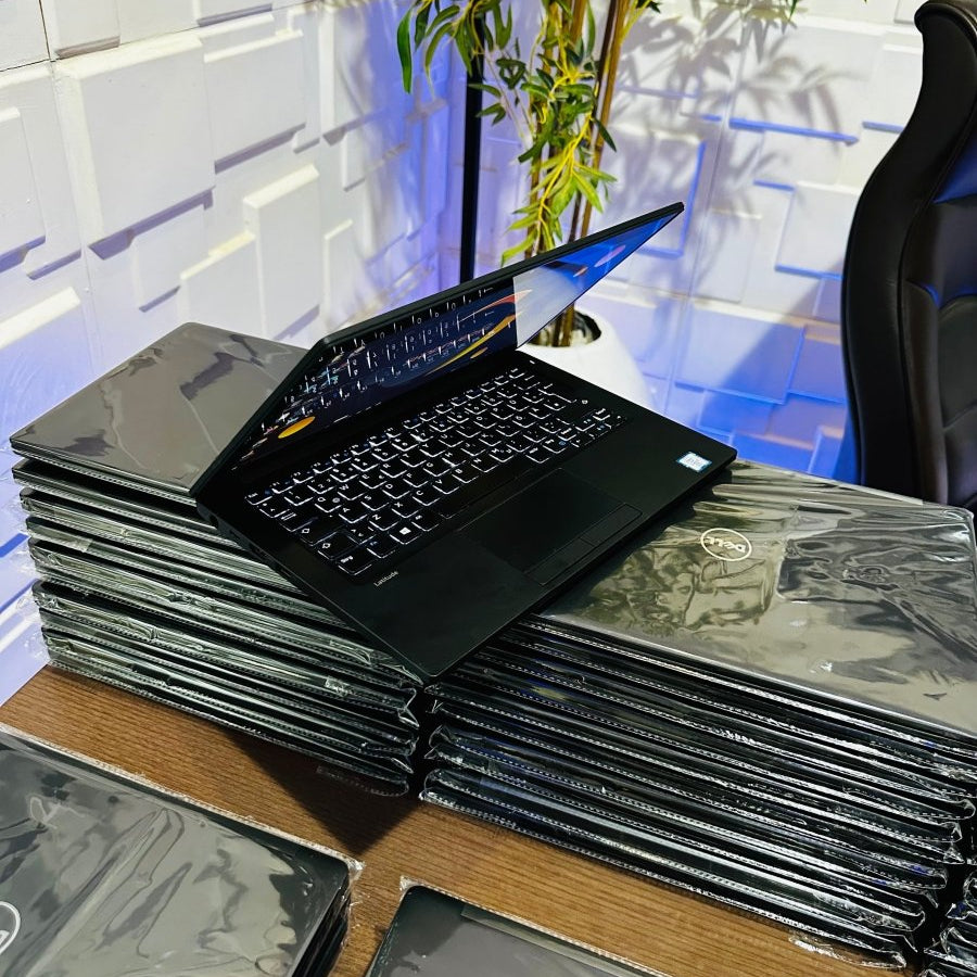 Dell Latitude 7280 - 6th Gen. Intel Core i7 - 256GB SSD - 8GB RAM - Keyboard Light - Touchscreen