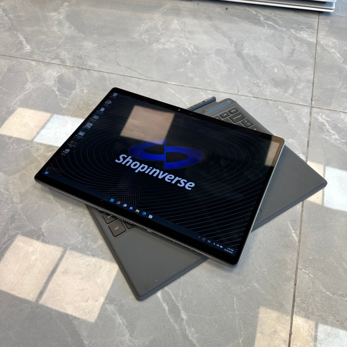Dell Latitude 7320 Detachable - 11th Gen. Intel Core i5 - 512GB SSD - 8GB RAM - Keyboard Light - Touchscreen