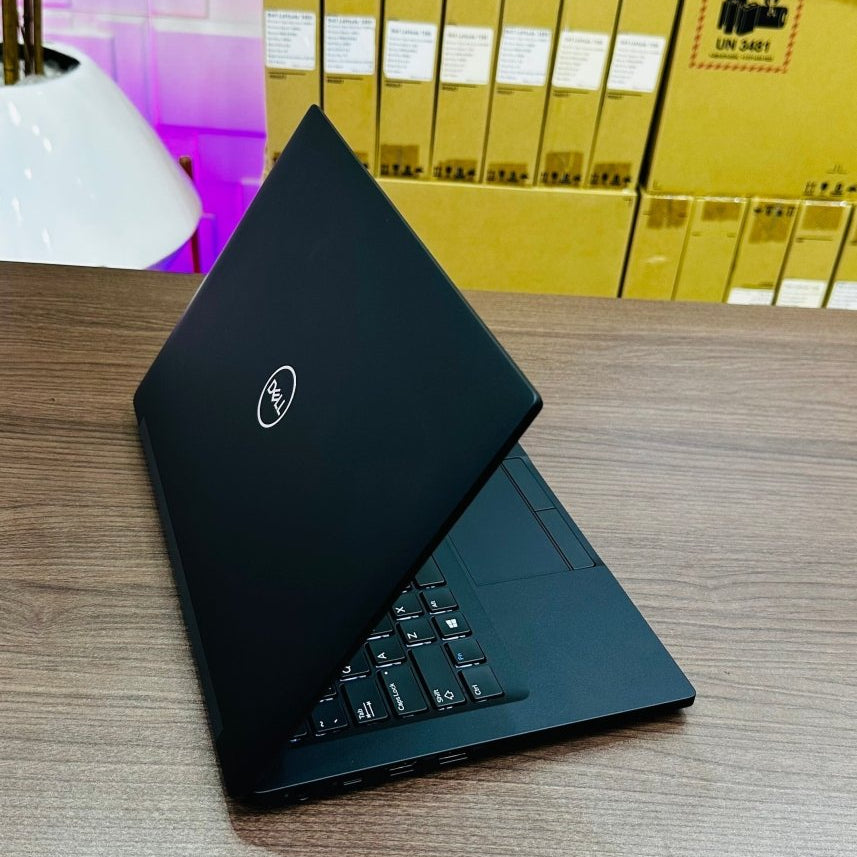 Dell Latitude 7380 - 7th Gen. Intel Core i5 - 256GB SSD - 8GB RAM - Keyboard Light