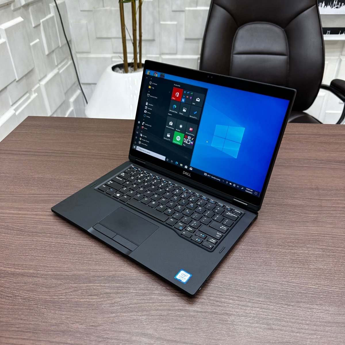 Dell Latitude 7390 2-in-1 | 8th Gen Core i5 | 16GB RAM | 256GB SSD | Full HD Touchscreen | Backlit Keyboard