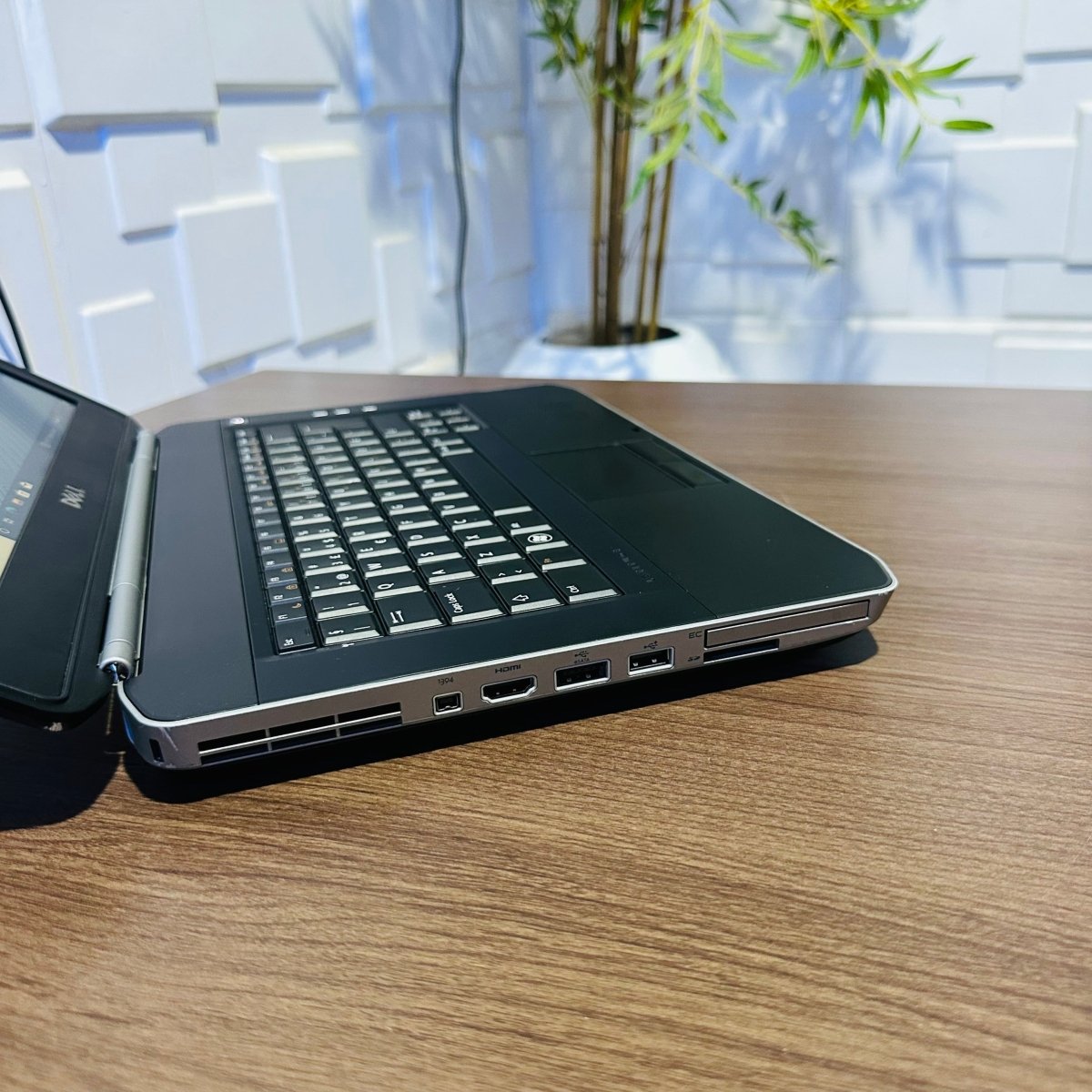 Dell Latitude E5420 - Intel Celeron B840 - 250GB HDD - 4GB RAM