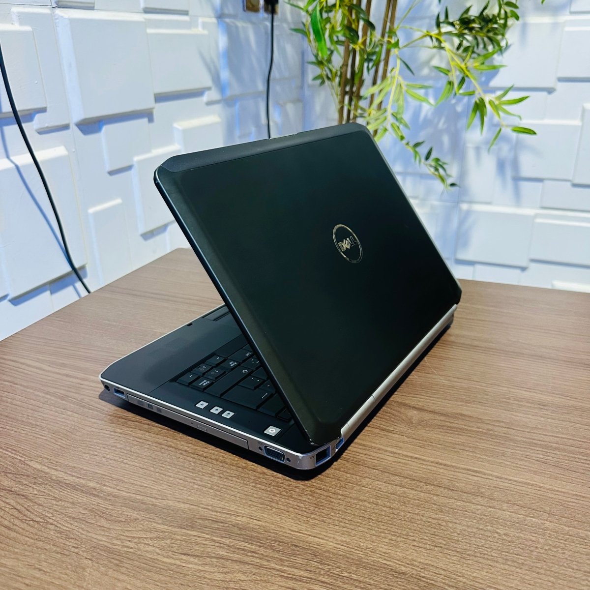 Dell Latitude E5420 - Intel Celeron B840 - 250GB HDD - 4GB RAM